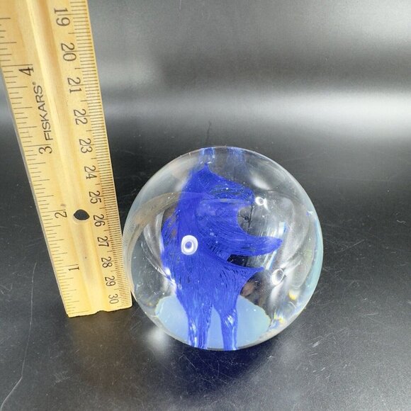 Round Art Glass Paperweight Figure Clear With Cobalt Blue Spiral Swirl Center - Picture 4 of 11